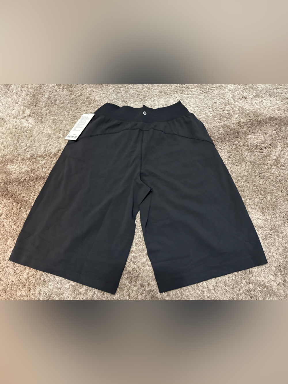 Lululemon Groove Mid-Rise Relaxed Bermuda Short - Picture 3 of 3